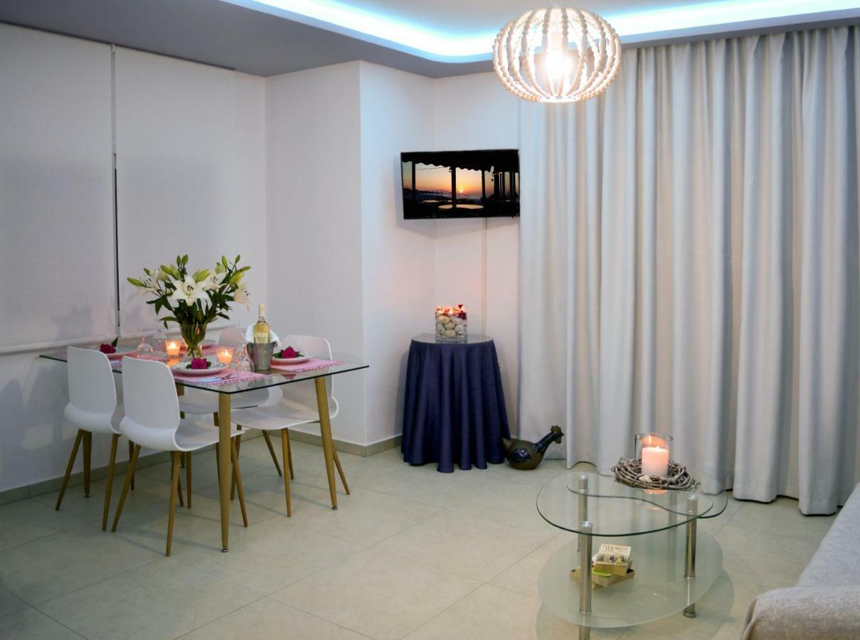 Meltemi Beach Apartments 莫拉托斯 外观 照片